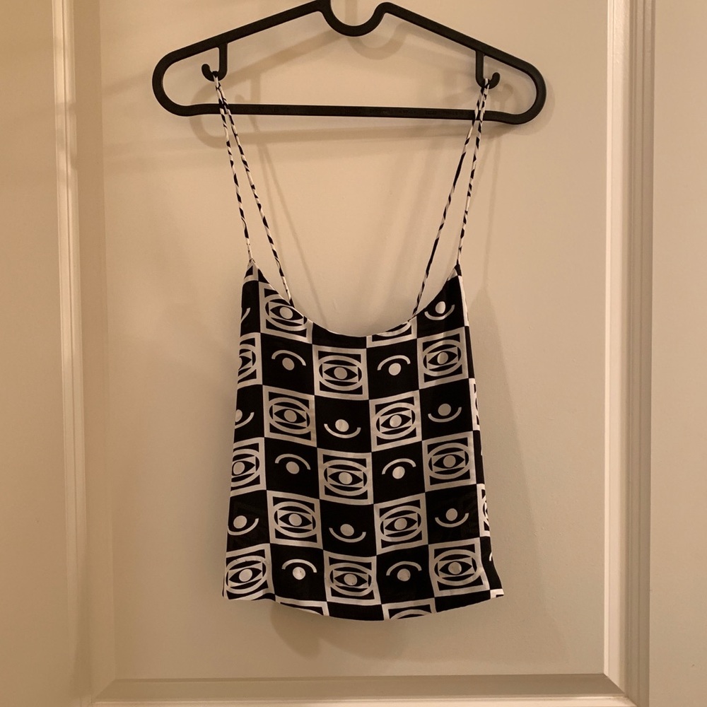 Black and white tanktop